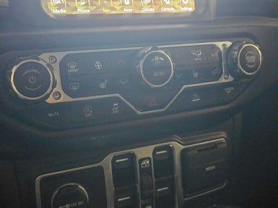 2022 Jeep Wrangler Unlimited Sahara Altitude