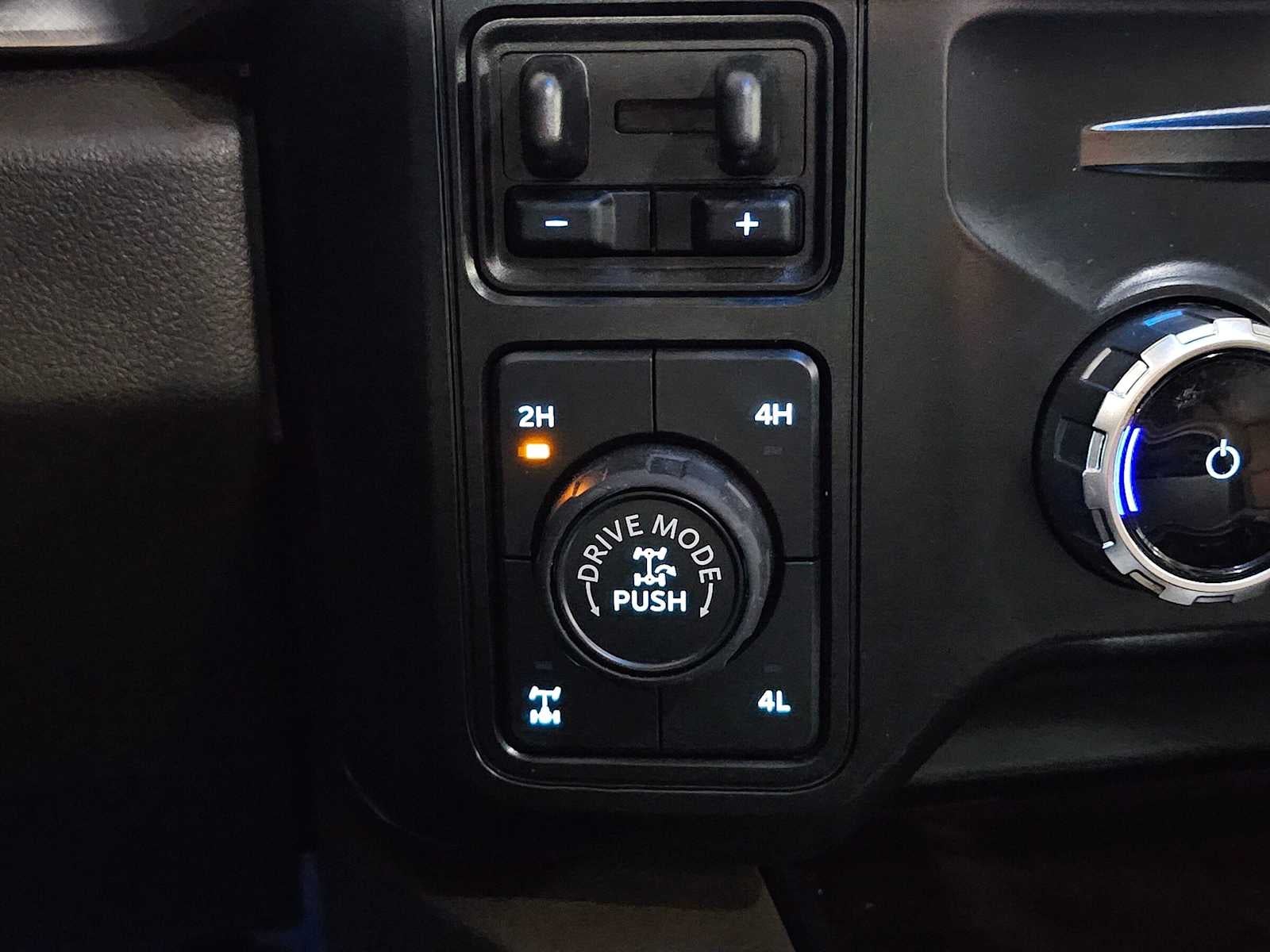 2025 Ford Super Duty F-350 SRW Pickup King Ranch