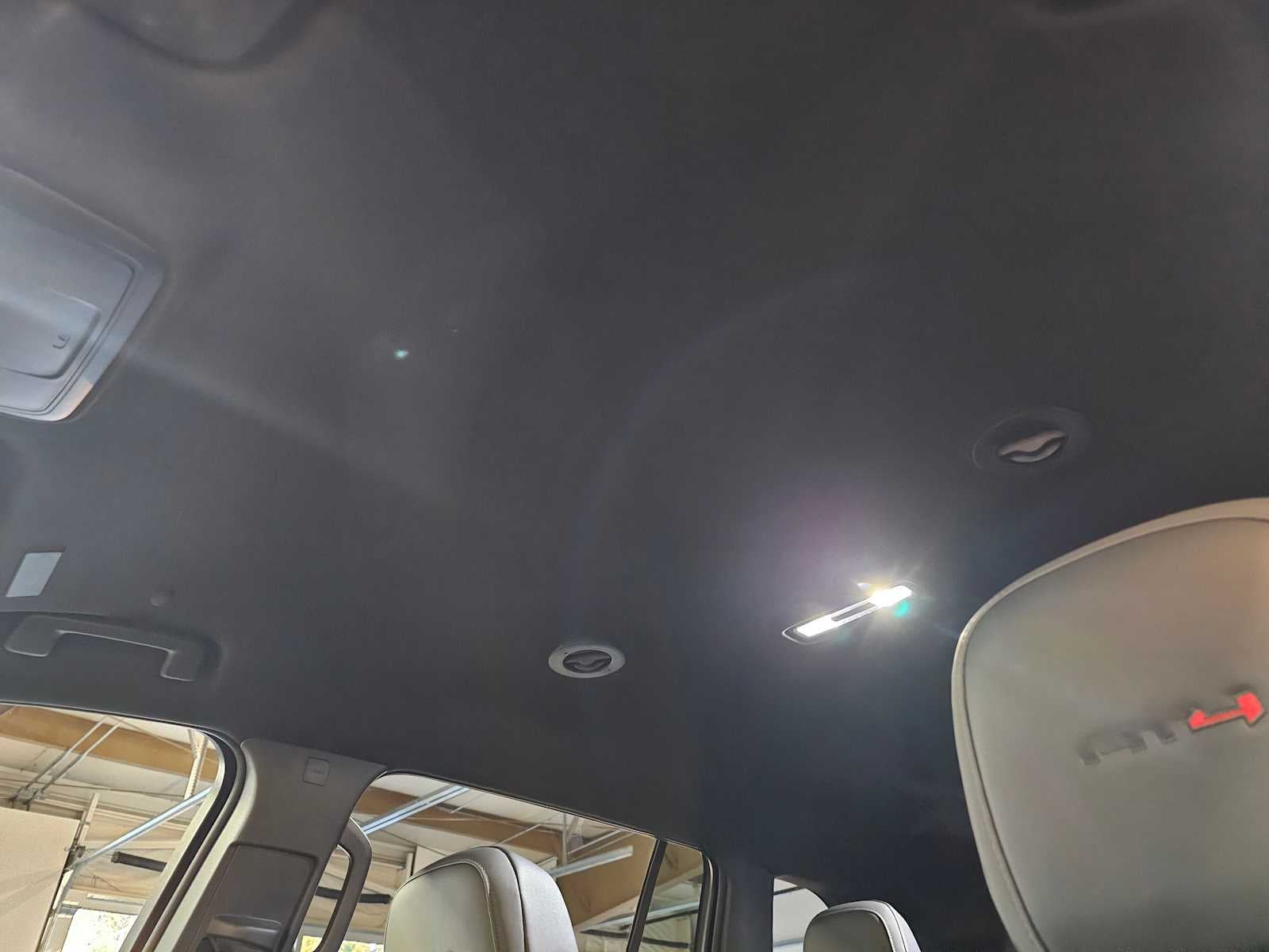 2024 GMC Acadia AWD 4dr AT4