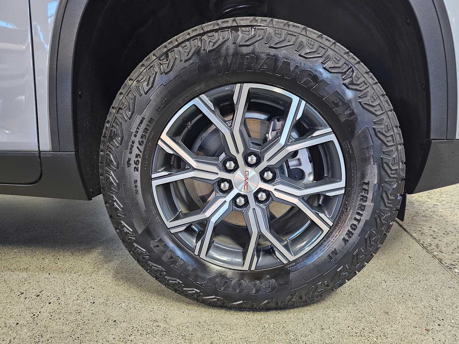 2024 GMC Acadia AWD 4dr AT4