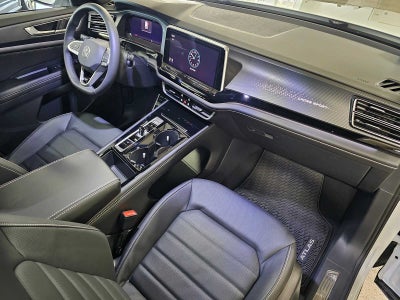 2026 Volkswagen Atlas Cross Sport 2.0T SEL R-Line Black 4MOTION