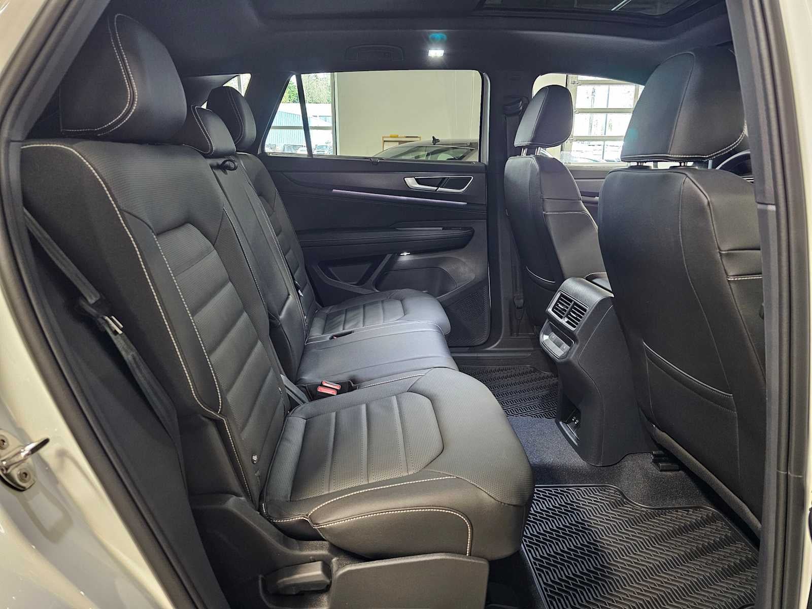 2026 Volkswagen Atlas Cross Sport 2.0T SEL R-Line Black 4MOTION