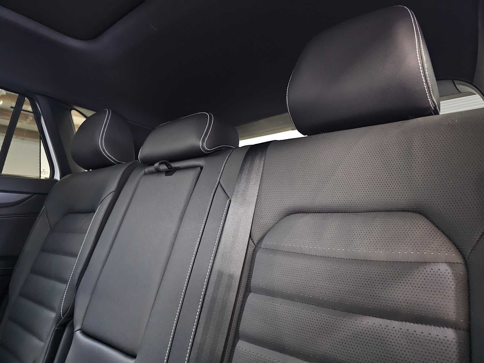 2026 Volkswagen Atlas Cross Sport 2.0T SEL R-Line Black 4MOTION