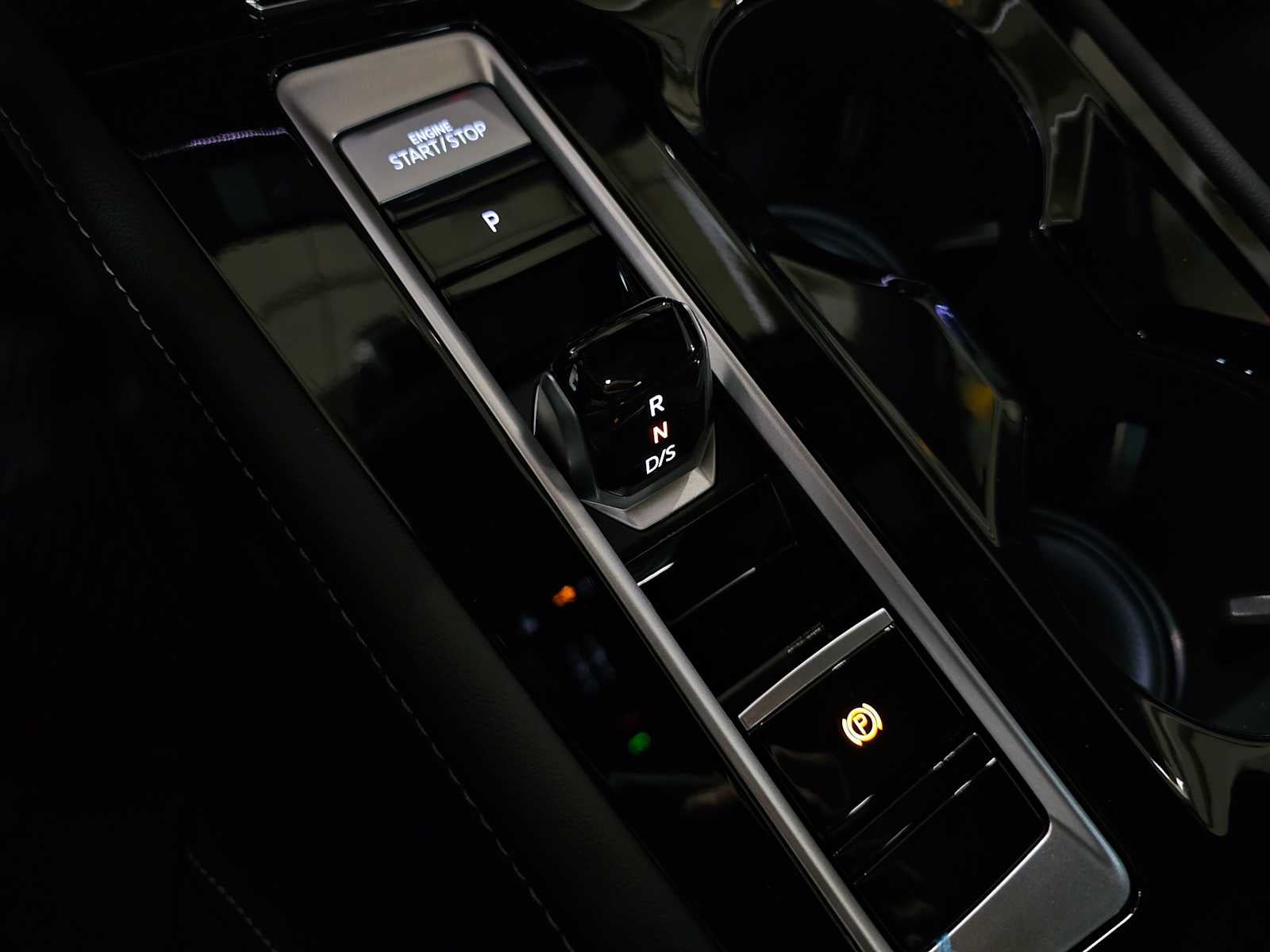 2026 Volkswagen Atlas Cross Sport 2.0T SEL R-Line Black 4MOTION