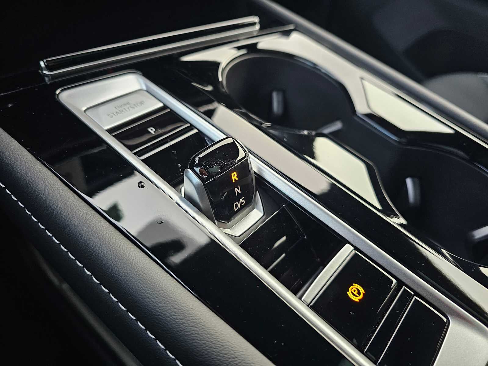 2024 Volkswagen Atlas Cross Sport 2.0T SEL R-Line 4MOTION