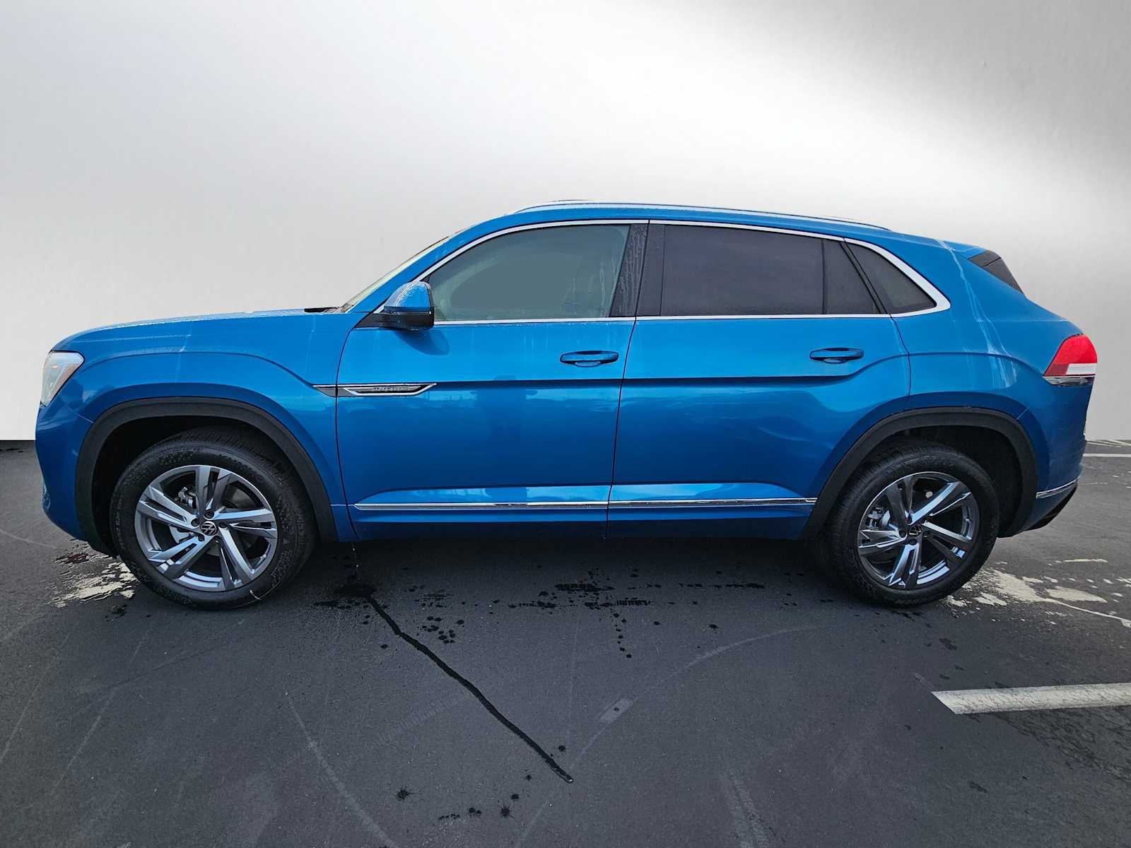 2024 Volkswagen Atlas Cross Sport 2.0T SEL R-Line 4MOTION