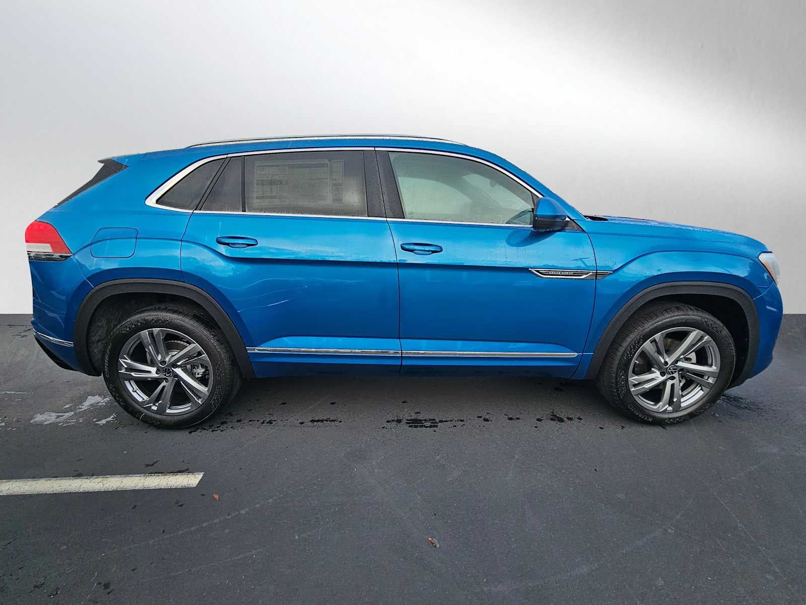 2024 Volkswagen Atlas Cross Sport 2.0T SEL R-Line 4MOTION