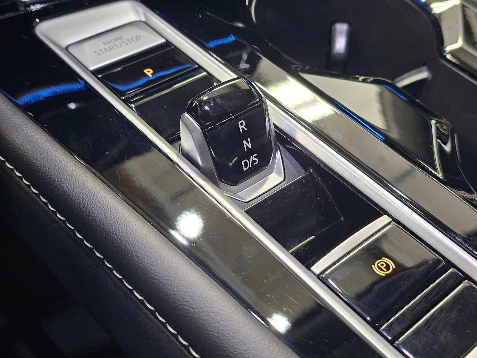 2025 Volkswagen Atlas 2.0T SEL 4MOTION