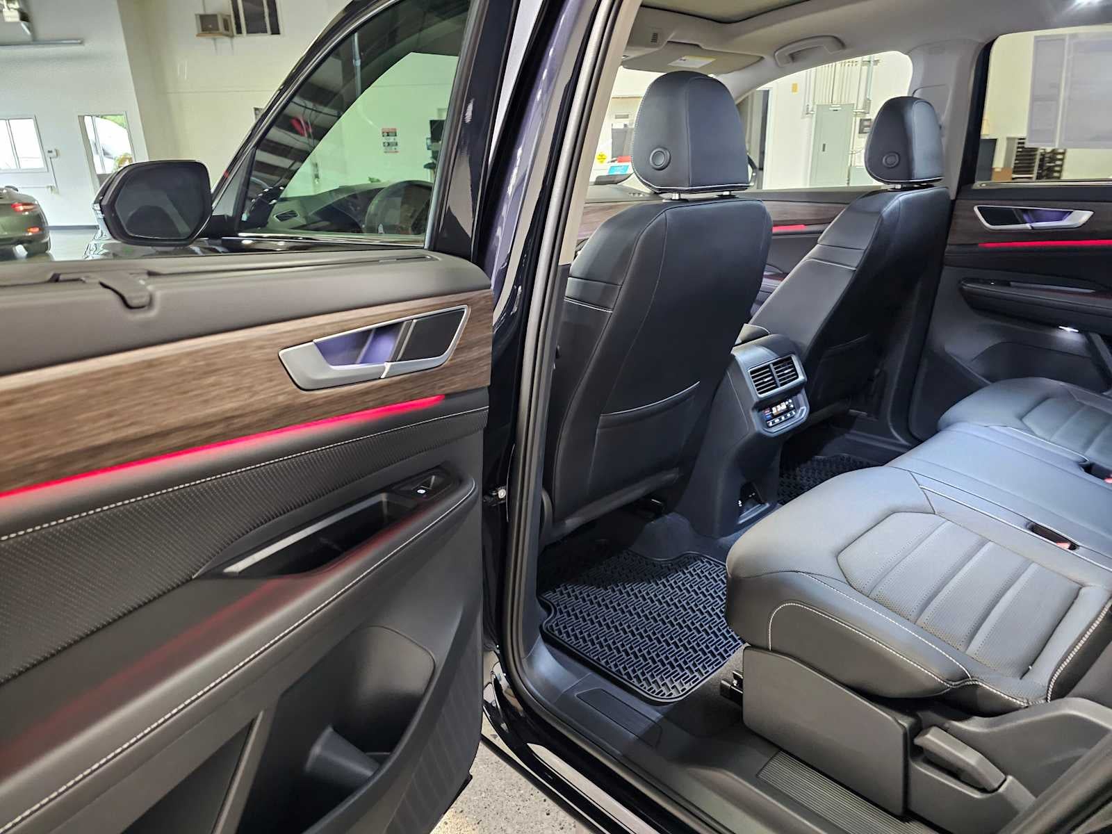 2025 Volkswagen Atlas 2.0T SEL 4MOTION