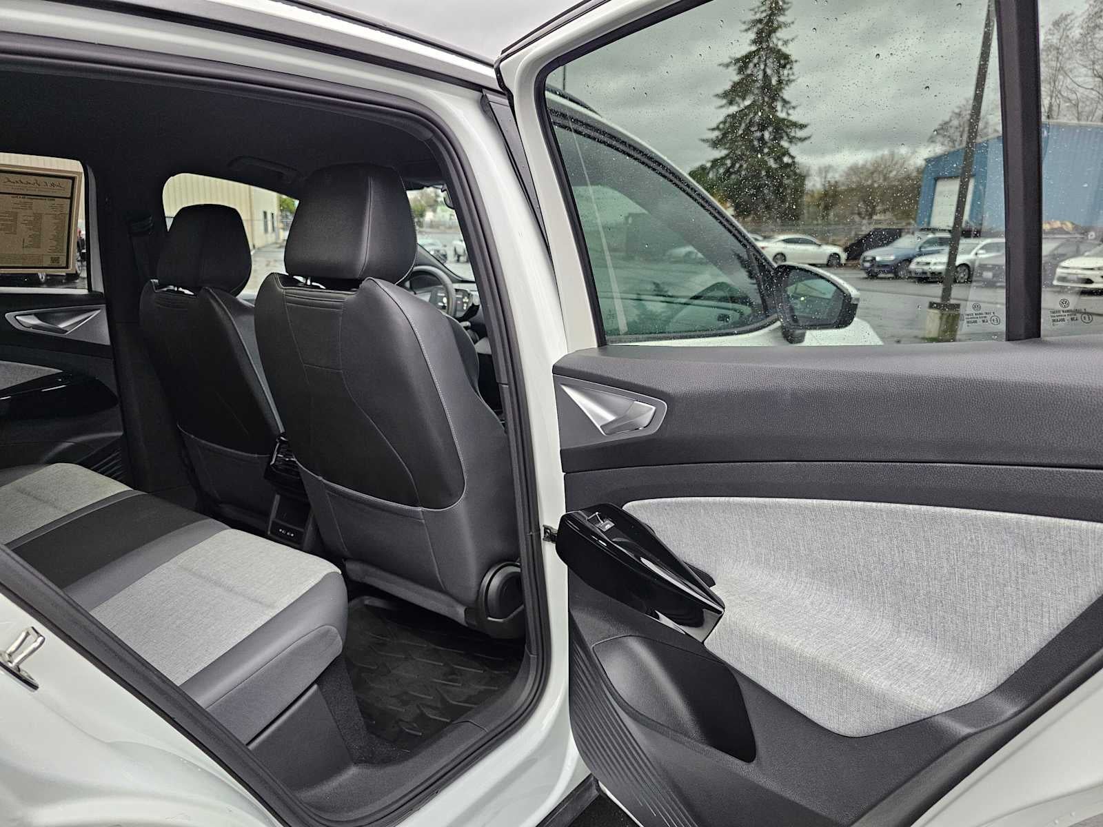 2023 Volkswagen ID.4 Pro RWD w/SK On Battery