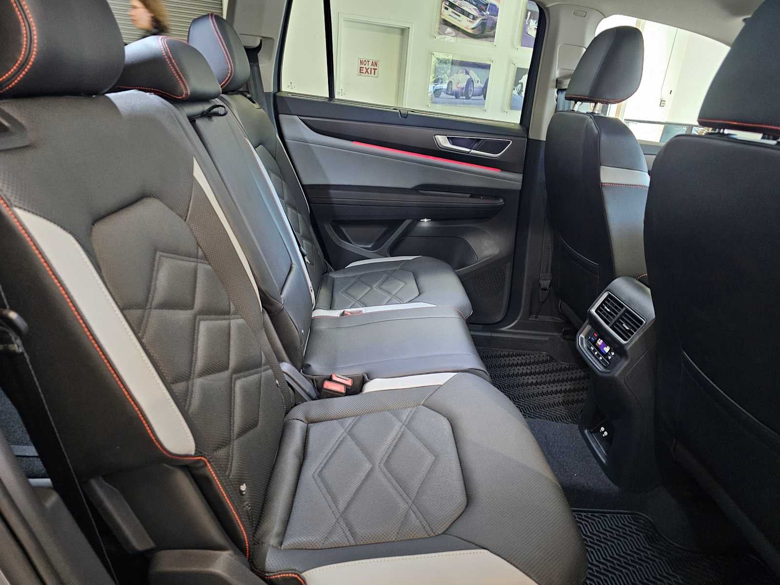 2025 Volkswagen Atlas 2.0T Peak Edition 4MOTION