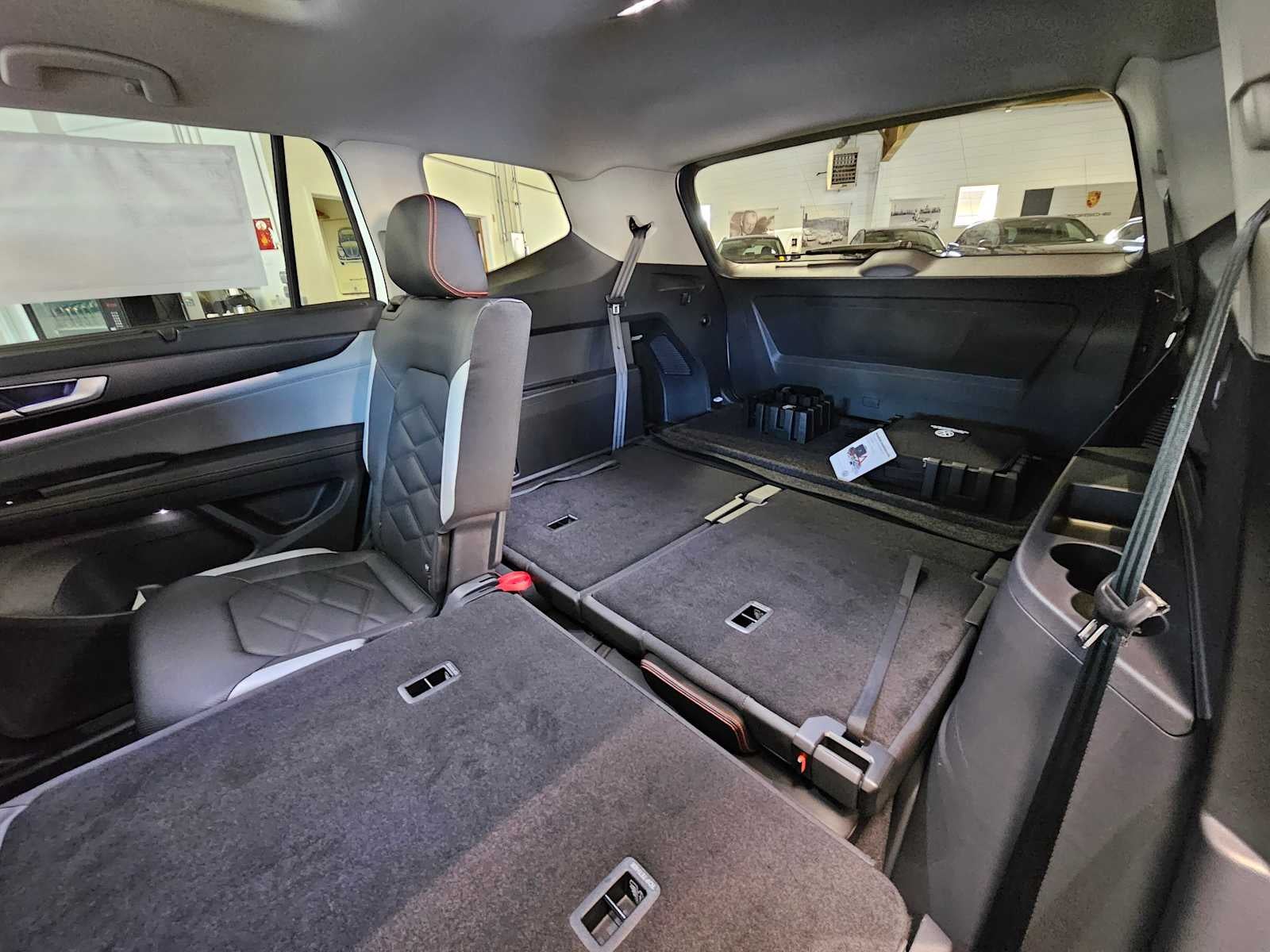 2025 Volkswagen Atlas 2.0T Peak Edition 4MOTION