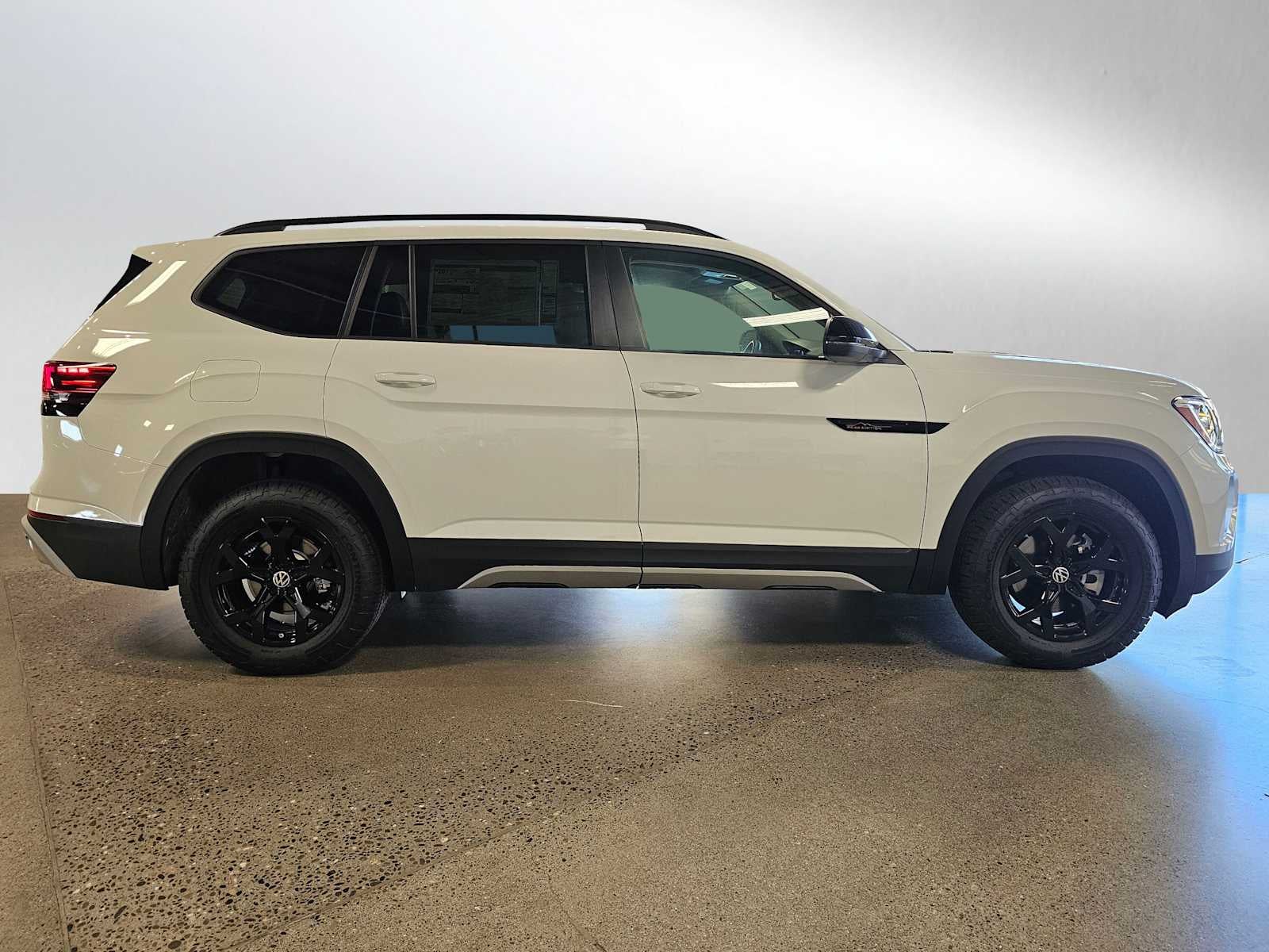 2025 Volkswagen Atlas 2.0T Peak Edition 4MOTION