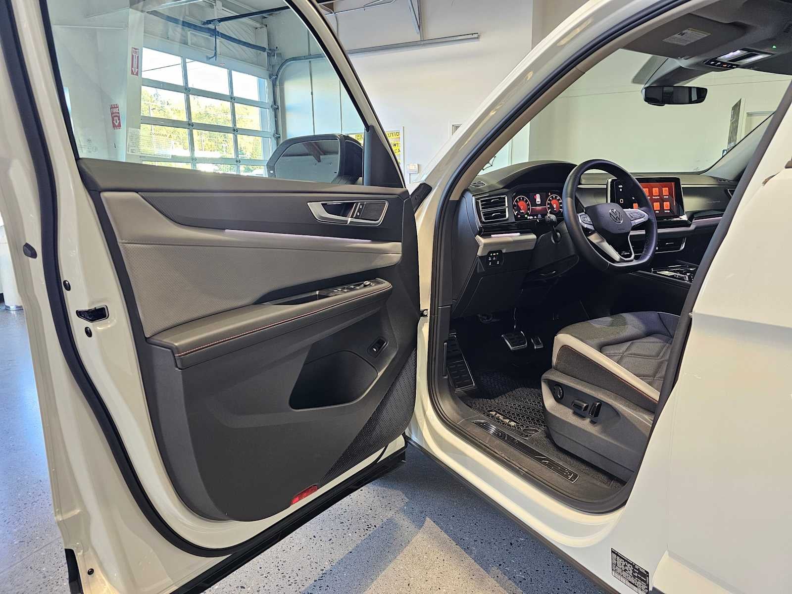 2025 Volkswagen Atlas 2.0T Peak Edition 4MOTION