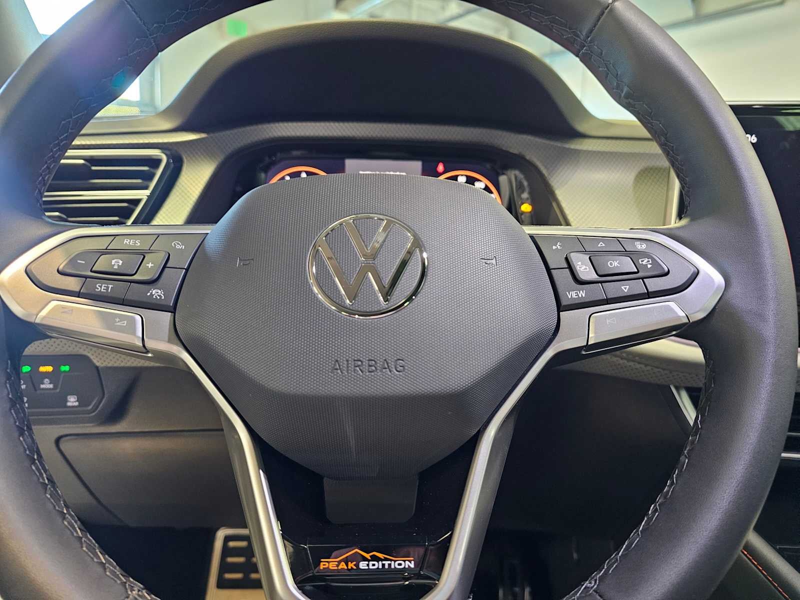 2025 Volkswagen Atlas 2.0T Peak Edition 4MOTION