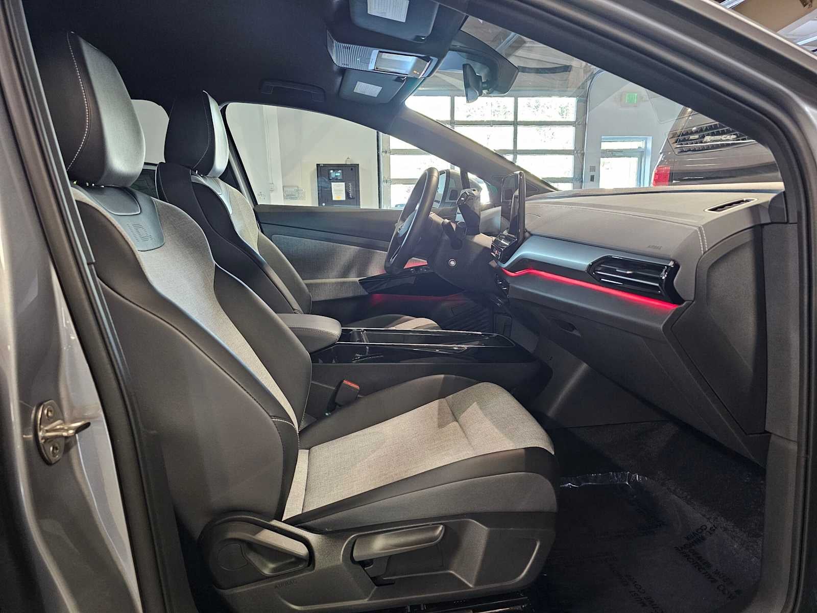 2023 Volkswagen ID.4 Pro