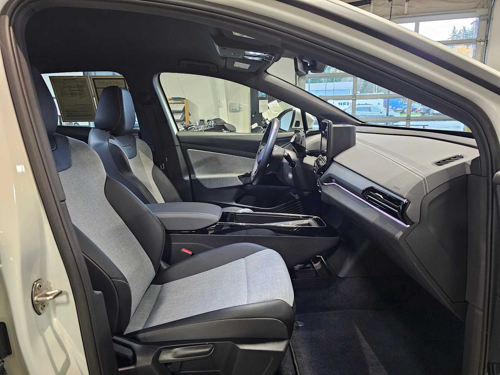 2023 Volkswagen ID.4 Pro AWD w/SK On Battery