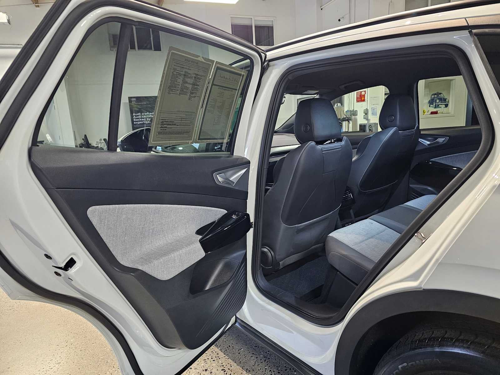 2023 Volkswagen ID.4 Pro AWD w/SK On Battery