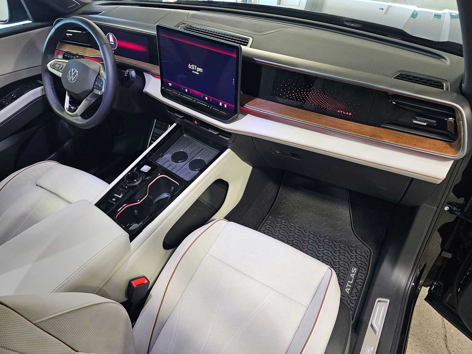 2027 Volkswagen Atlas SEL Premium R-Line