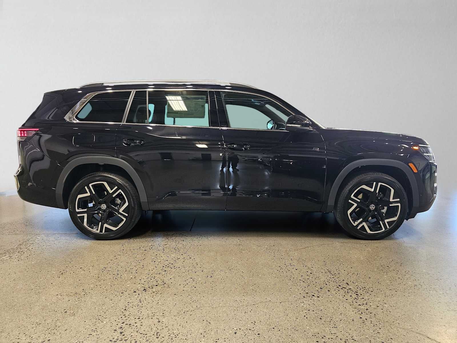 2027 Volkswagen Atlas SEL Premium R-Line