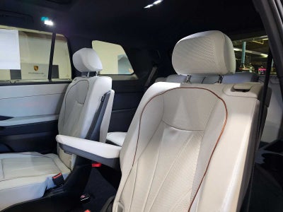 2027 Volkswagen Atlas SEL Premium R-Line