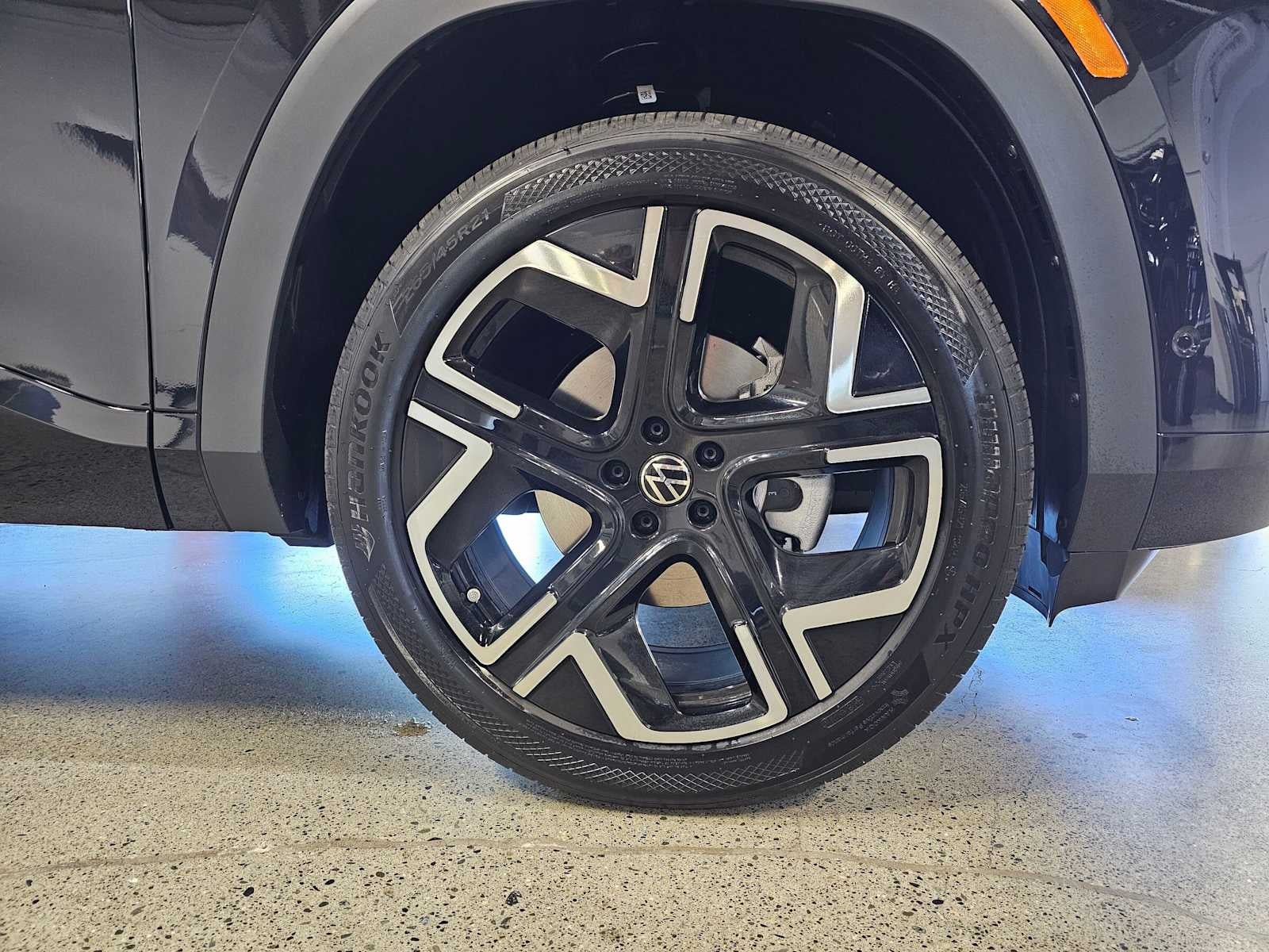2027 Volkswagen Atlas SEL Premium R-Line
