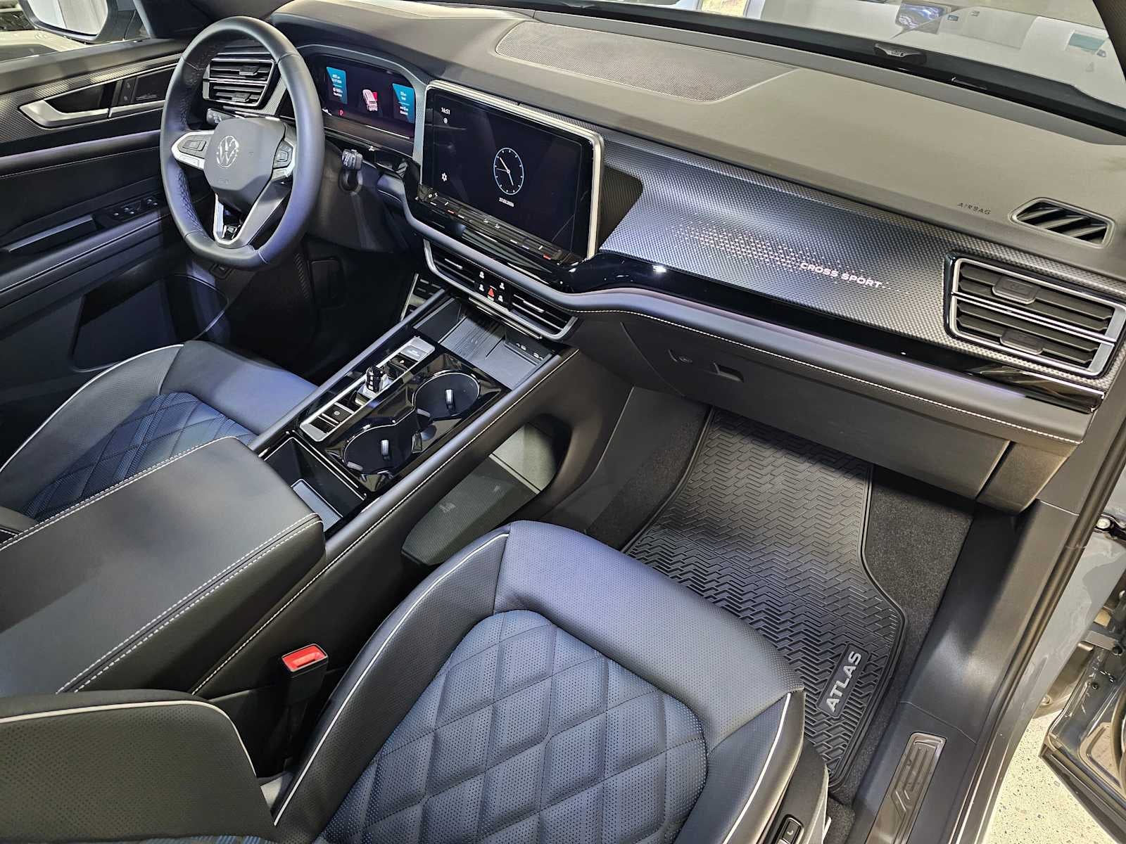 2026 Volkswagen Atlas Cross Sport 2.0T SEL Premium R-Line 4MOTION