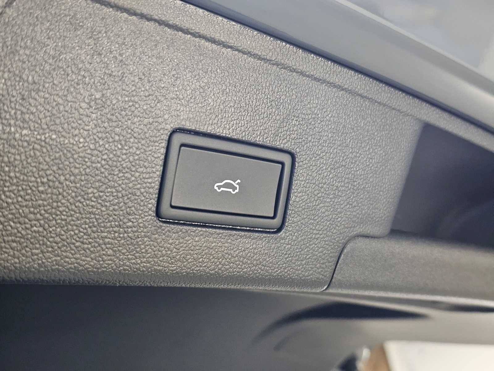 2026 Volkswagen Atlas Cross Sport 2.0T SEL Premium R-Line 4MOTION