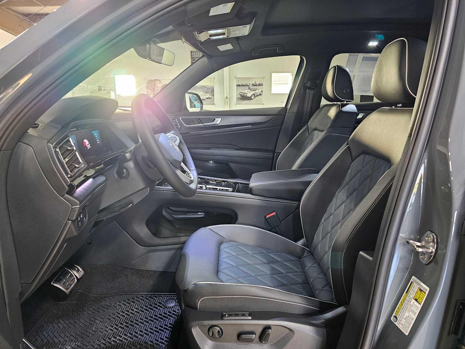 2026 Volkswagen Atlas Cross Sport 2.0T SEL Premium R-Line 4MOTION