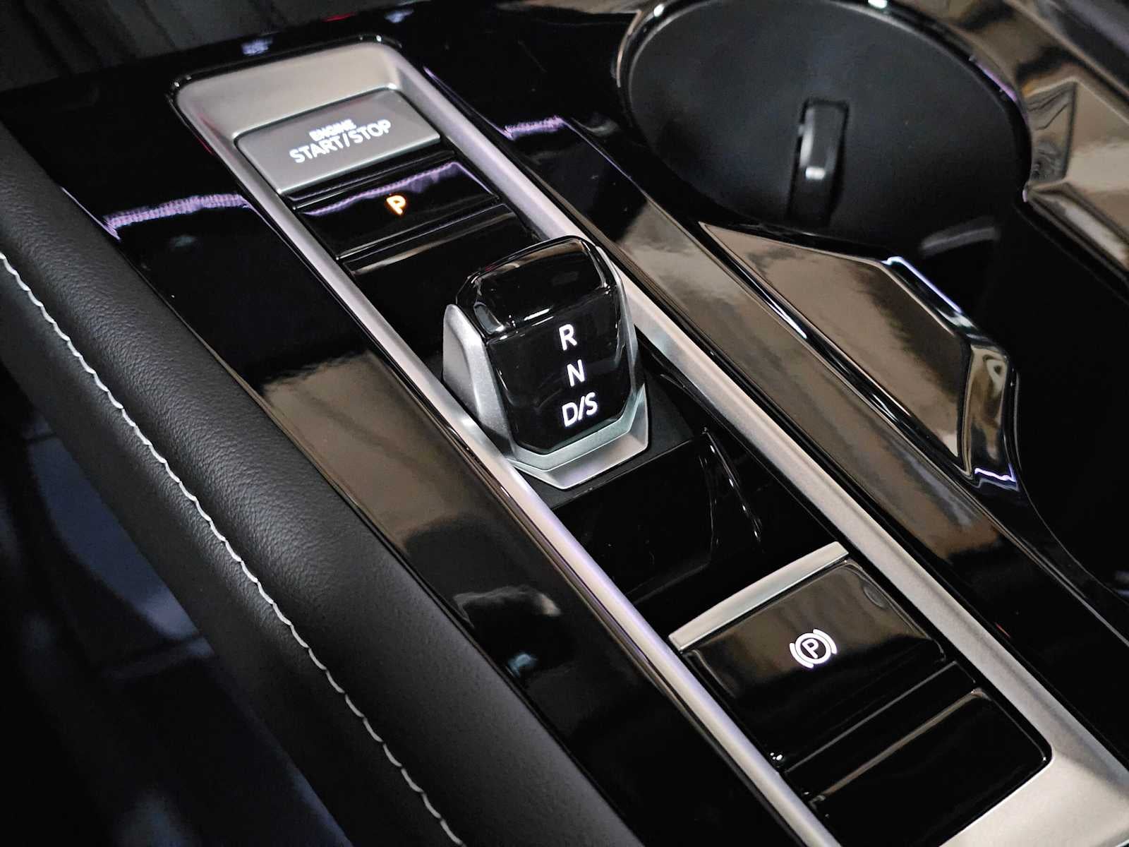 2026 Volkswagen Atlas Cross Sport 2.0T SEL Premium R-Line 4MOTION