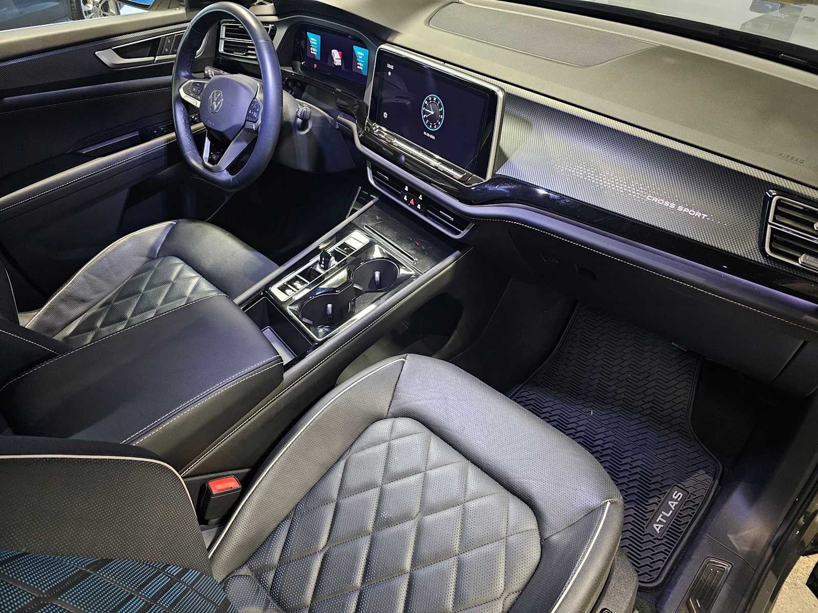 2025 Volkswagen Atlas Cross Sport 2.0T SEL Premium R-Line 4MOTION