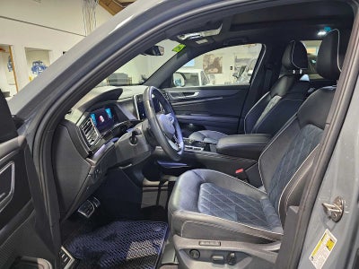 2025 Volkswagen Atlas Cross Sport 2.0T SEL Premium R-Line 4MOTION