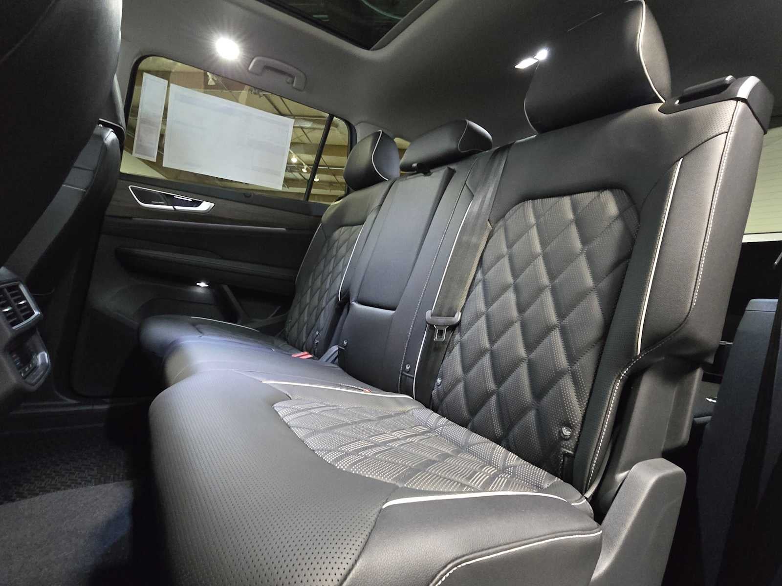 2026 Volkswagen Atlas 2.0T SEL Premium R-Line 4MOTION