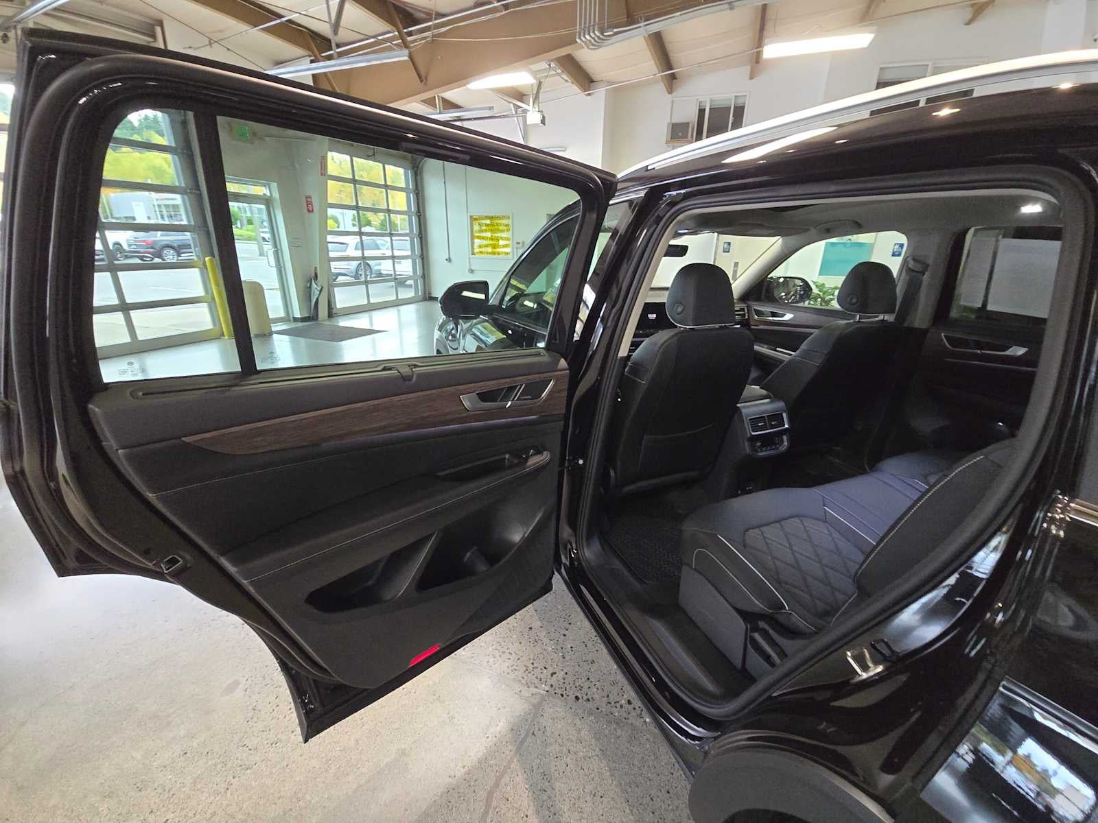 2026 Volkswagen Atlas 2.0T SEL Premium R-Line 4MOTION