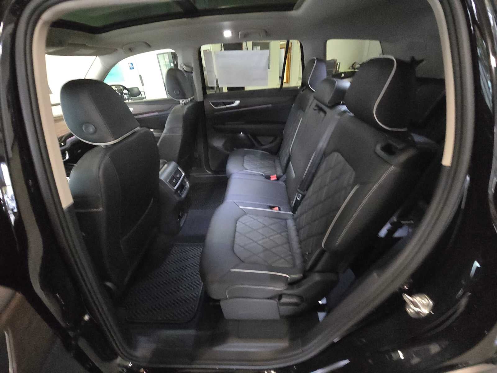 2026 Volkswagen Atlas 2.0T SEL Premium R-Line 4MOTION