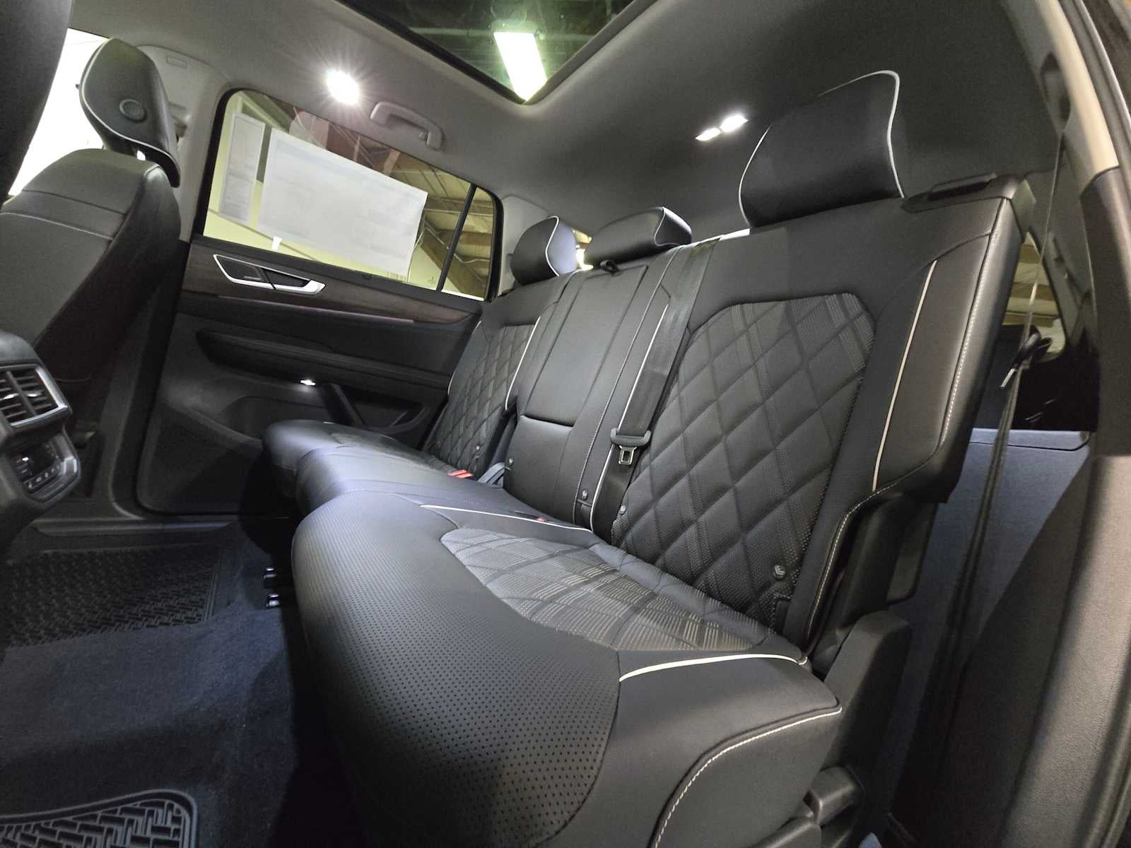 2026 Volkswagen Atlas 2.0T SEL Premium R-Line 4MOTION