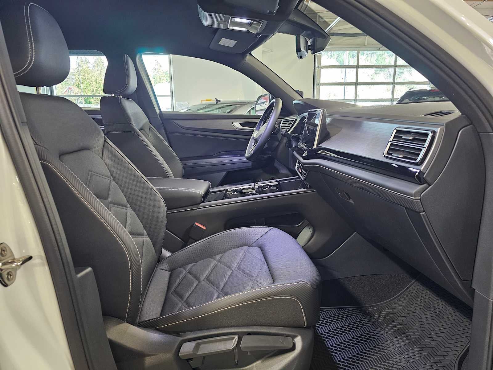 2026 Volkswagen Atlas Cross Sport 2.0T SE w/Technology 4MOTION