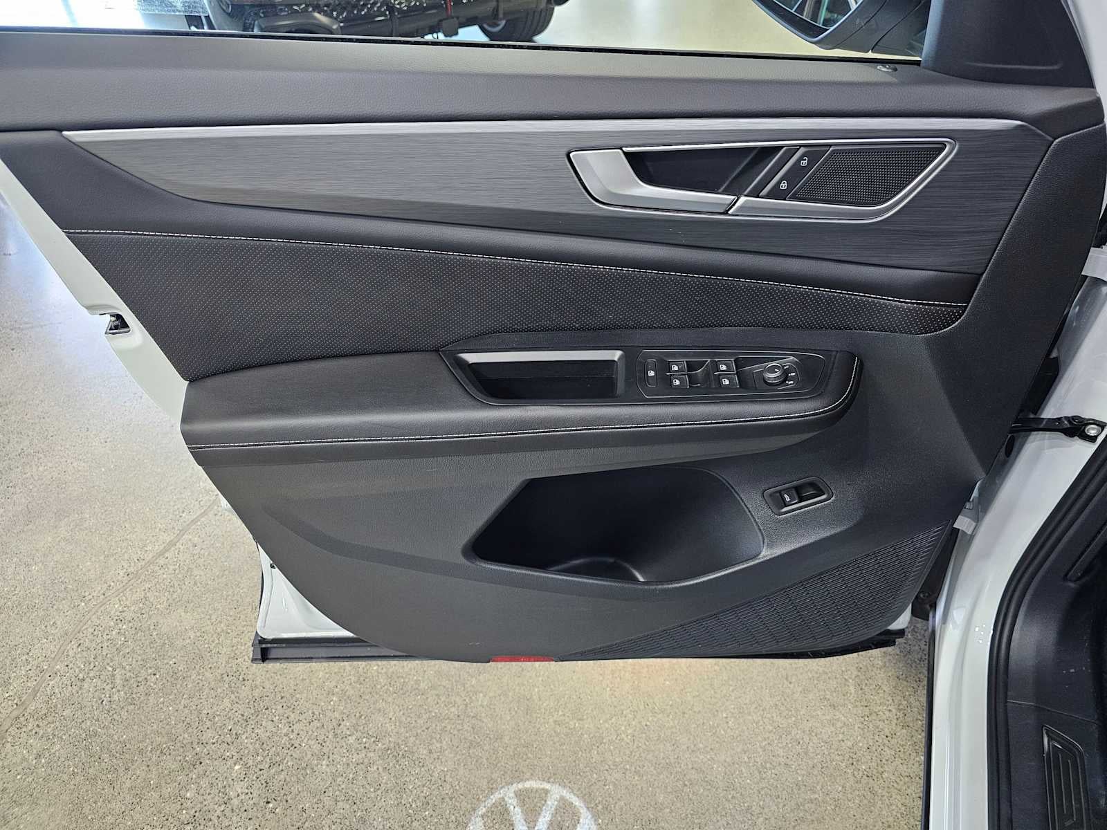 2026 Volkswagen Atlas Cross Sport 2.0T SE w/Technology 4MOTION