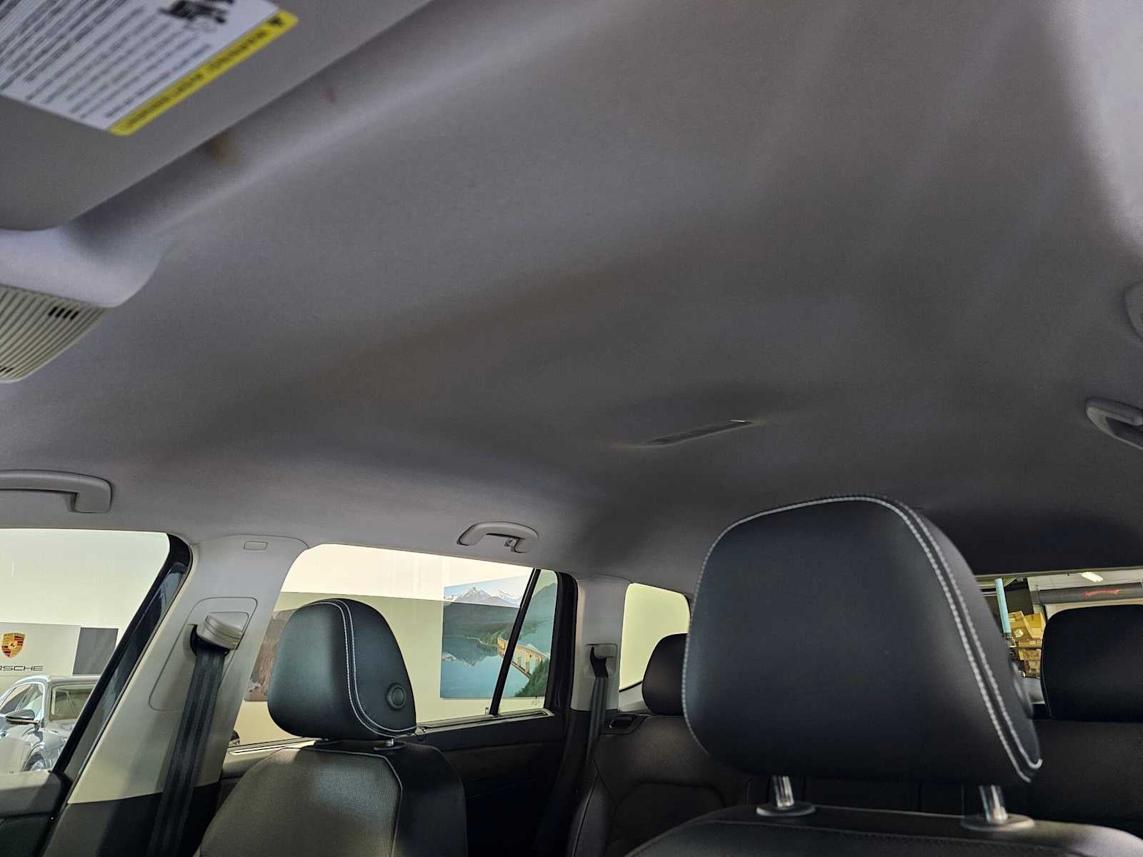 2025 Volkswagen Atlas 2.0T SE w/Technology 4MOTION