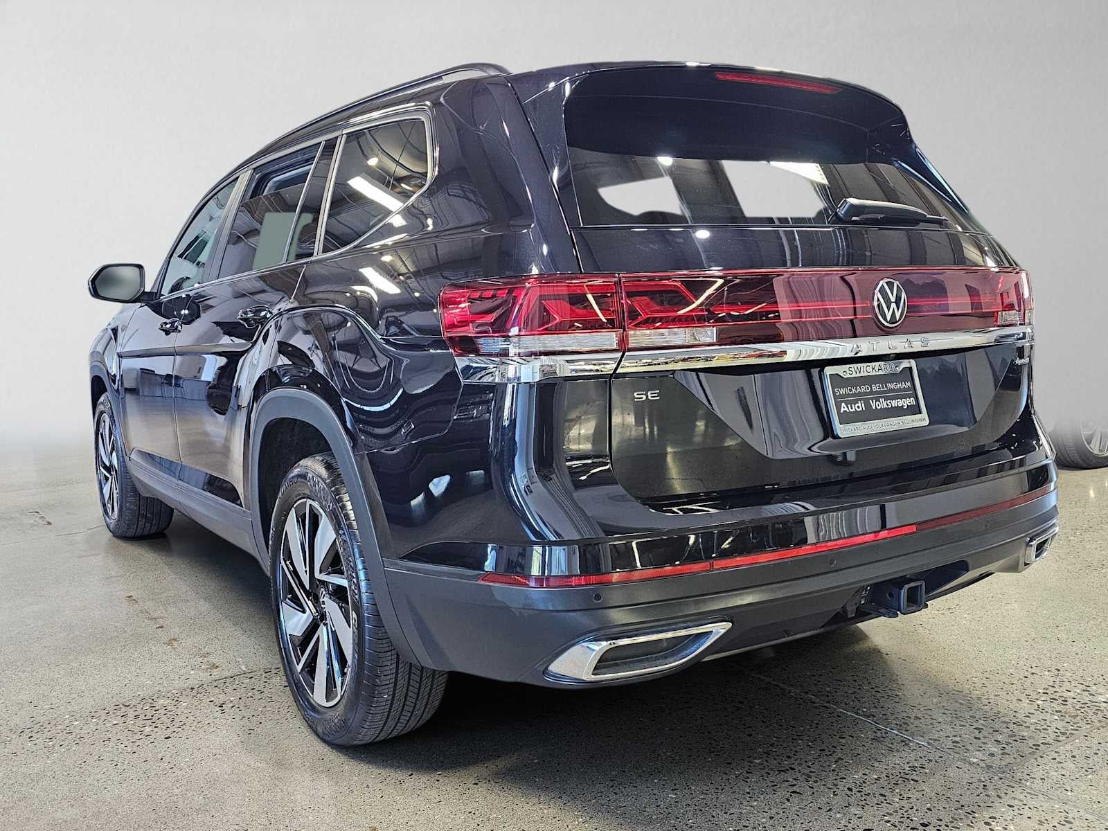 2025 Volkswagen Atlas 2.0T SE w/Technology 4MOTION