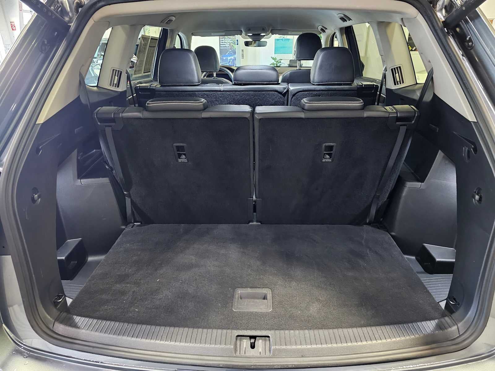 2024 Volkswagen Atlas 2.0T SE w/Technology 4MOTION