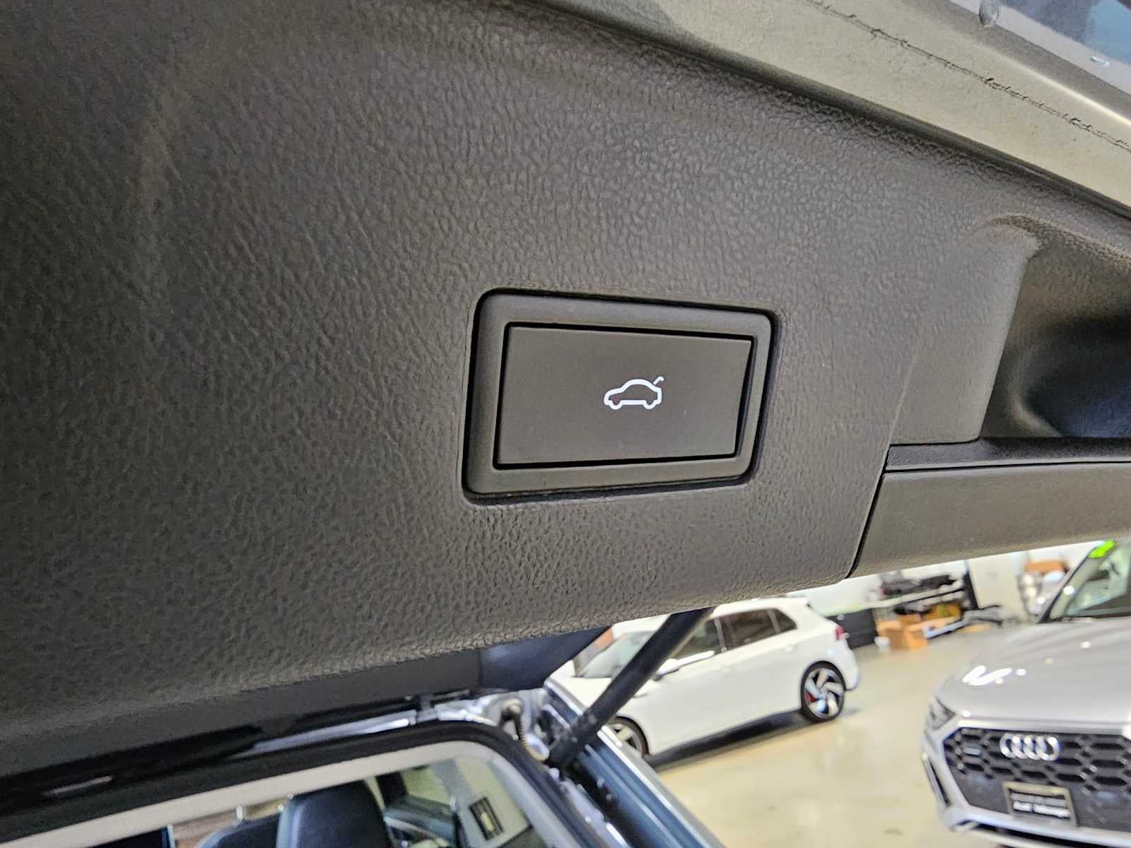 2024 Volkswagen Atlas 2.0T SE w/Technology 4MOTION