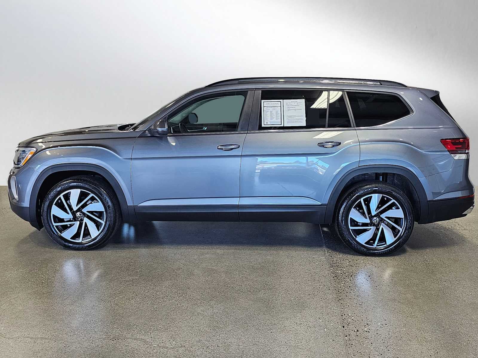 2024 Volkswagen Atlas 2.0T SE w/Technology 4MOTION