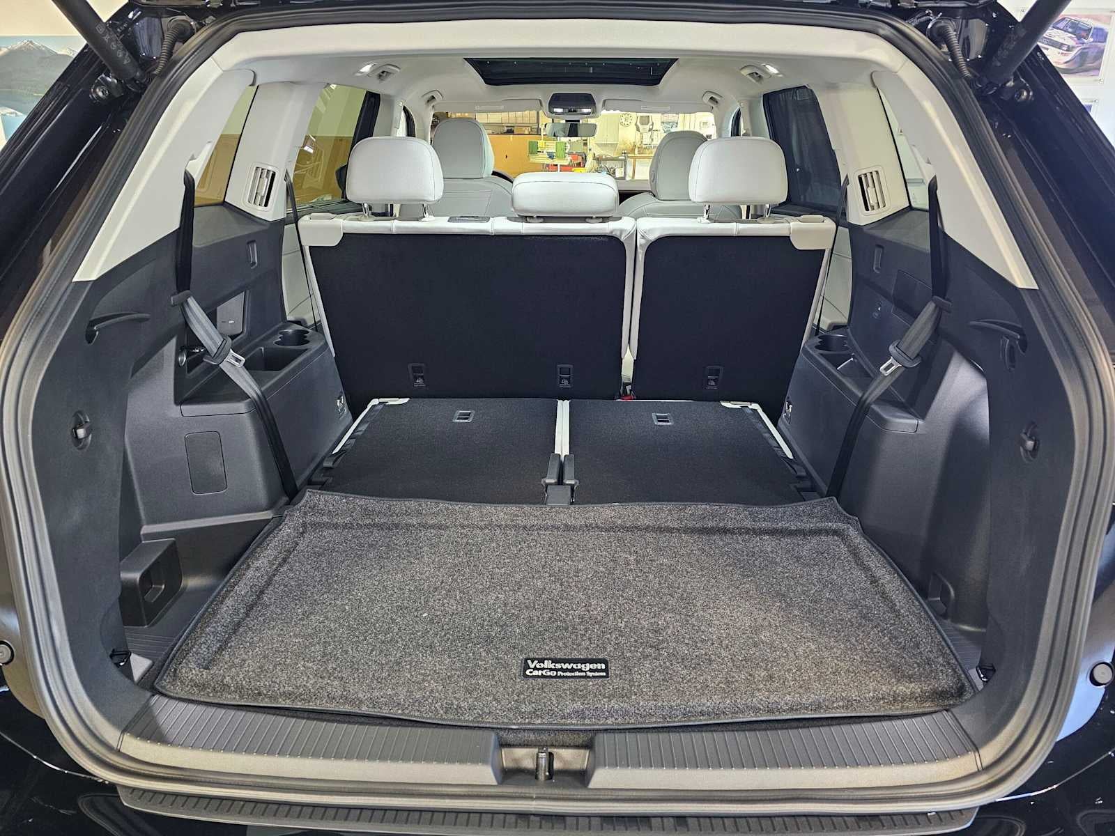 2027 Volkswagen Atlas SE w/Technology