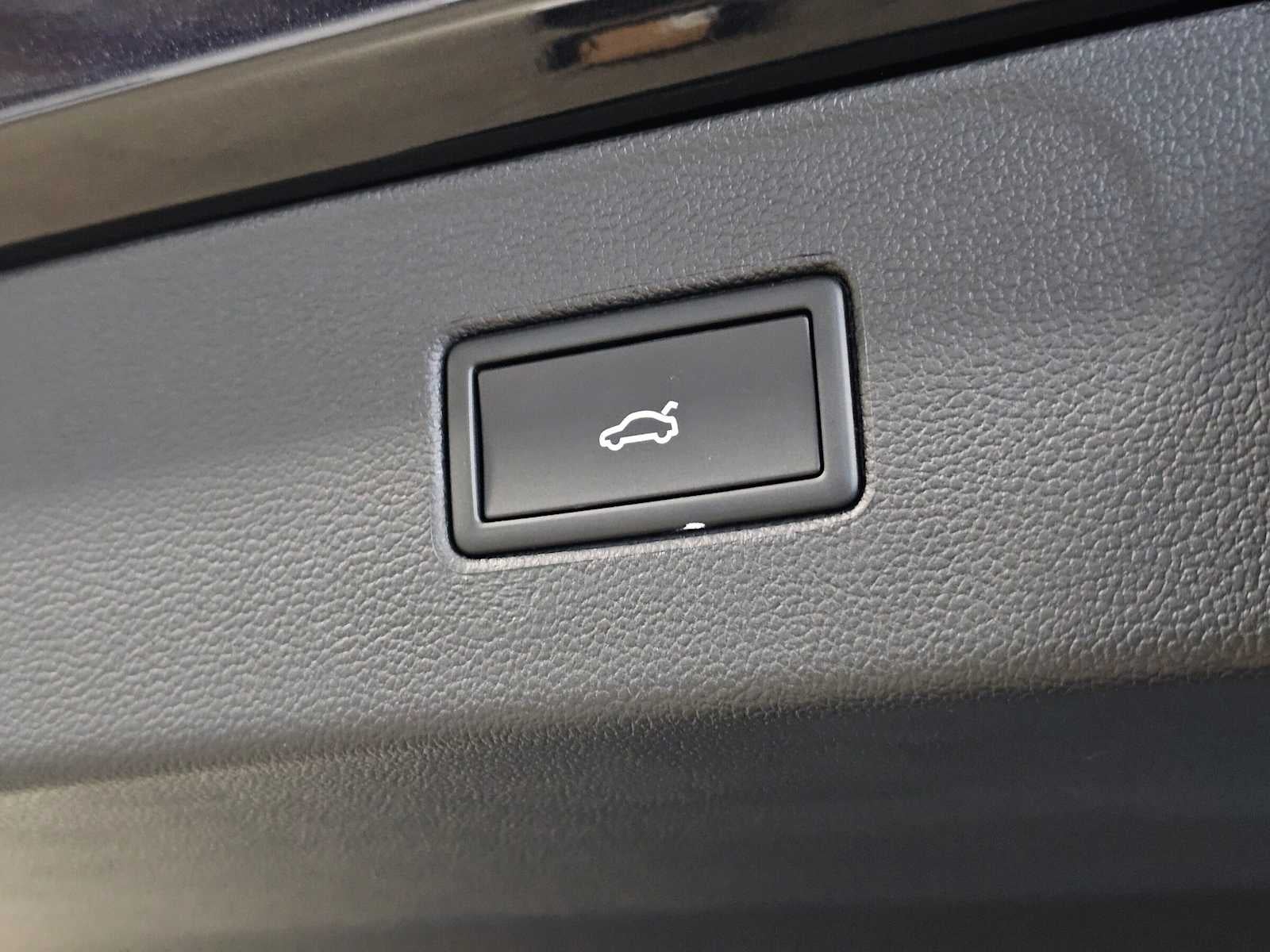 2027 Volkswagen Atlas SE w/Technology
