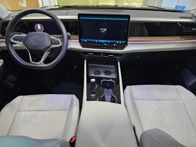 2027 Volkswagen Atlas SE w/Technology