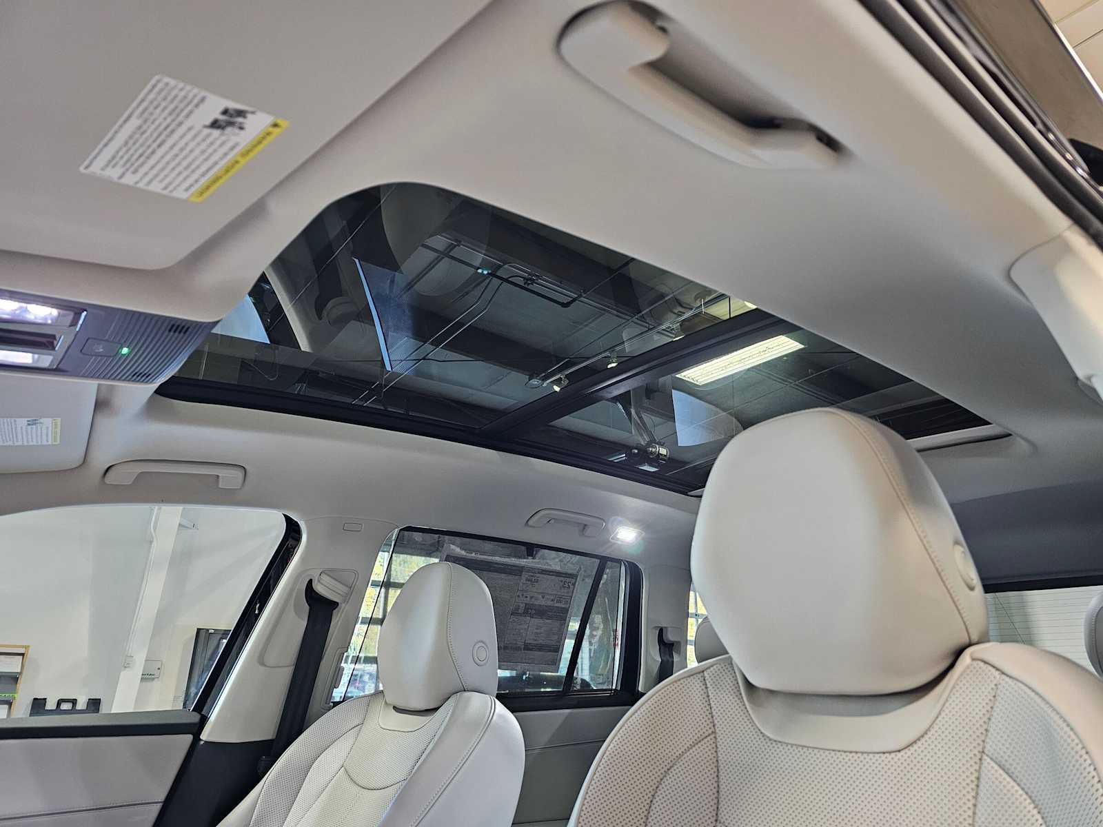 2027 Volkswagen Atlas SE w/Technology