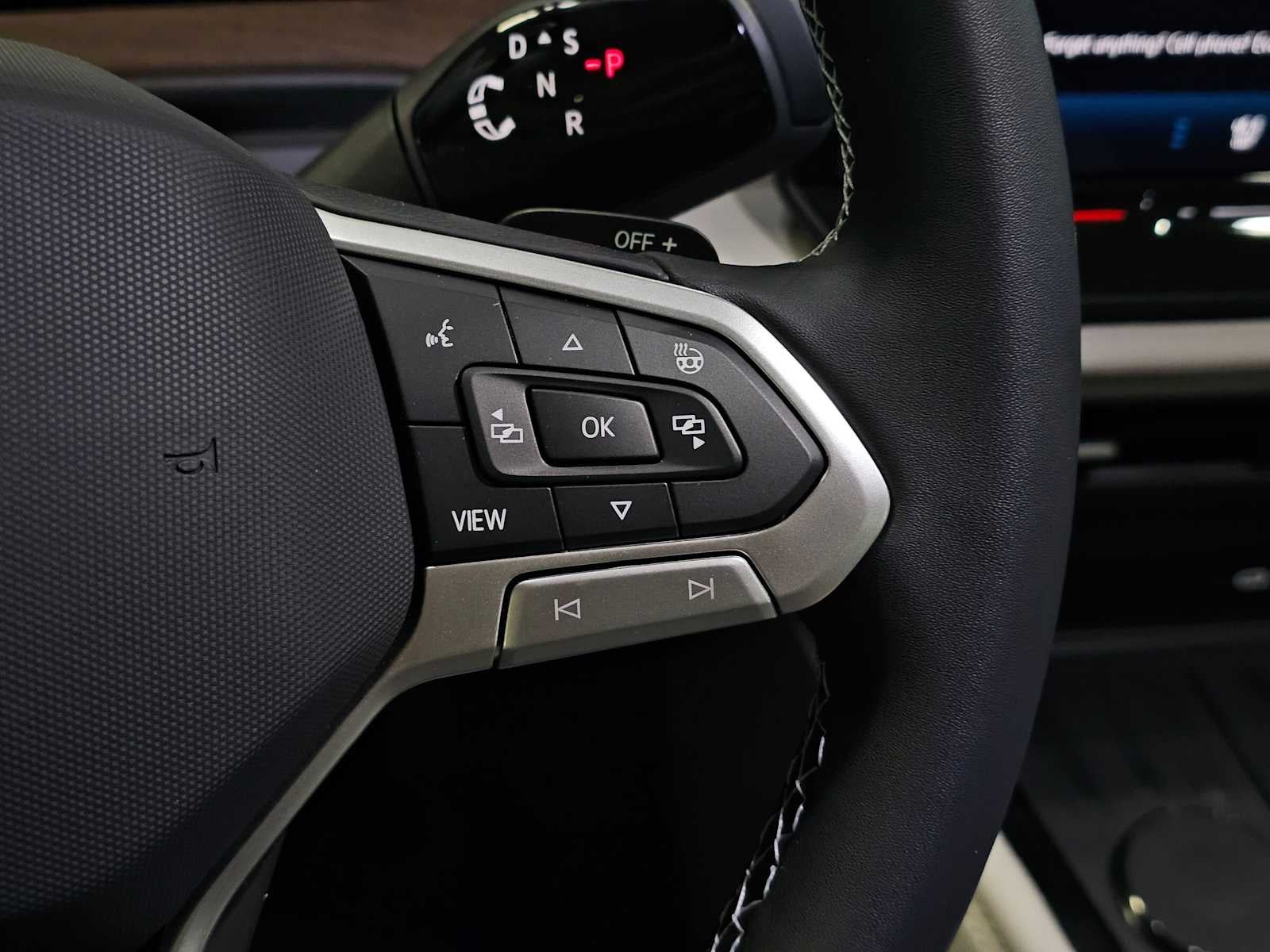 2027 Volkswagen Atlas SE w/Technology
