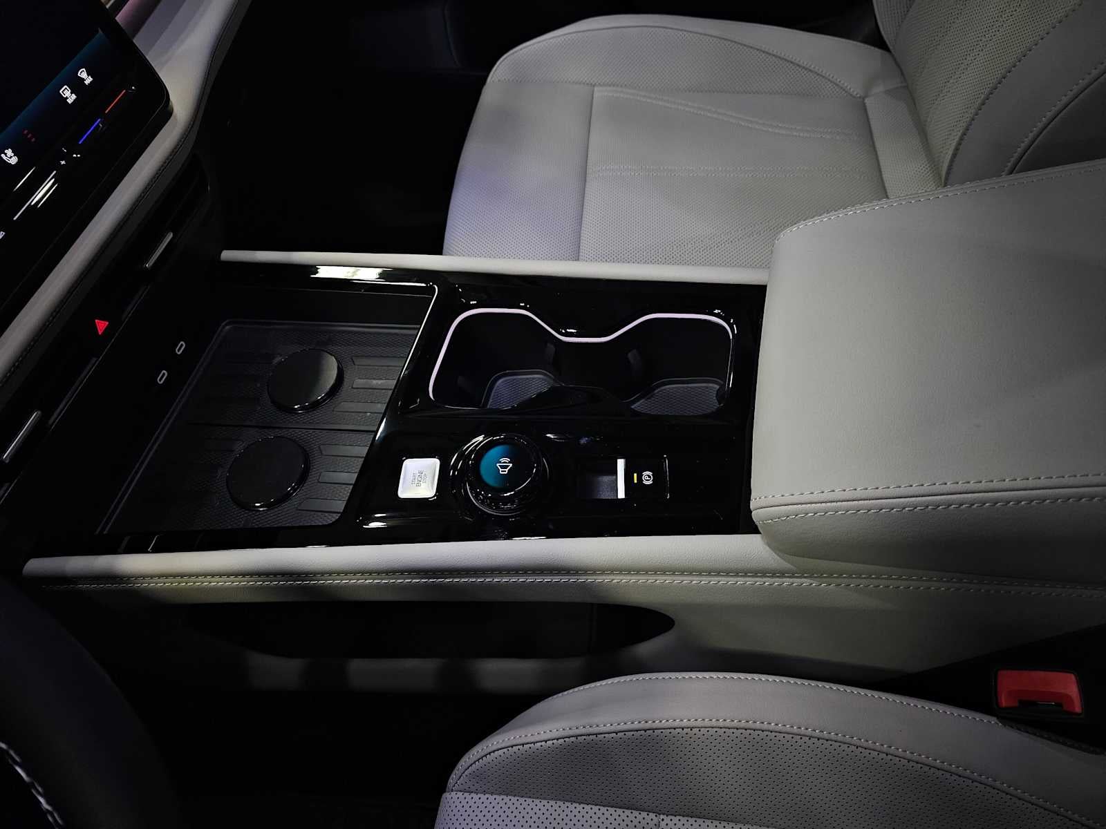 2027 Volkswagen Atlas SE w/Technology