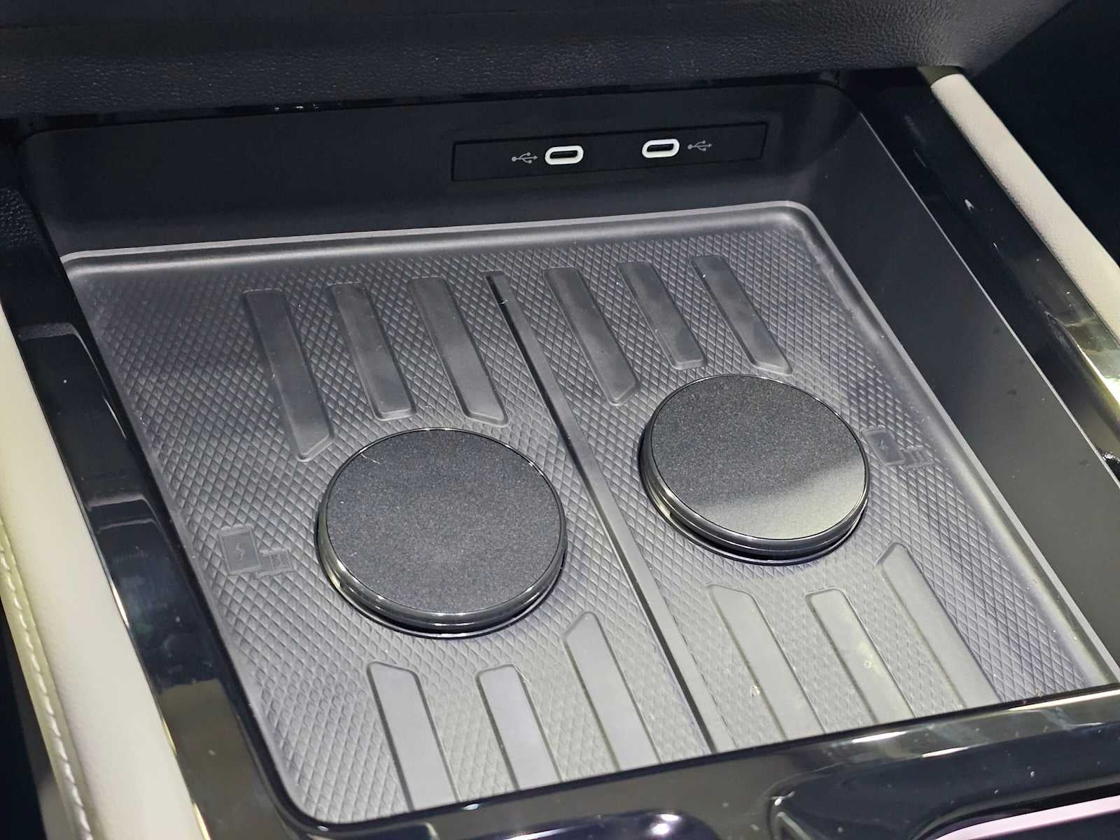 2027 Volkswagen Atlas SE w/Technology